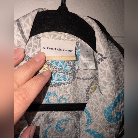 Plus Size Top - Picture 3 of 3